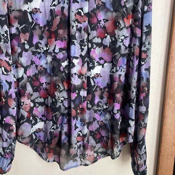 Bella Dahl Full Button Down Hipster Blouse in Evening Floral - Picture 10 of 16